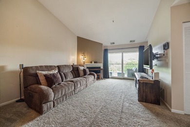 Welcome home to this bright and spacious top-floor corner unit - photo 3