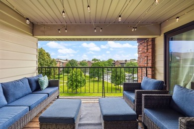 Welcome home to this bright and spacious top-floor corner unit - photo 5