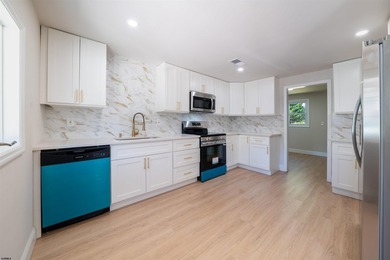 Welcome to 7 Front St, a beautifully renovated 4-bedroom - photo 15