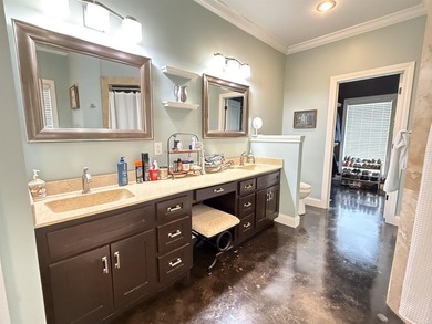 Beautiful custom built home on #15 Fairway in Sage Meadow with 5 - photo 20