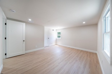 Welcome to 7 Front St, a beautifully renovated 4-bedroom - photo 29