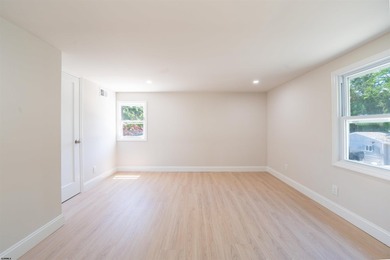 Welcome to 7 Front St, a beautifully renovated 4-bedroom - photo 31