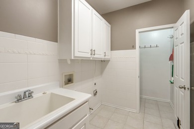 Beautiful 5-bedroom, 4.5-bath home located in the highly - photo 32