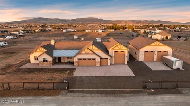 A dream property for the car enthusiast, toy collector, or RV - photo 1