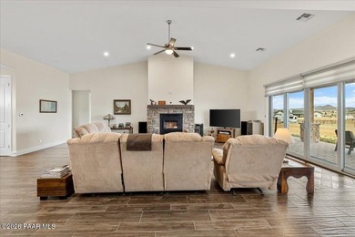 A dream property for the car enthusiast, toy collector, or RV - photo 5
