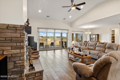 A dream property for the car enthusiast, toy collector, or RV - photo 6