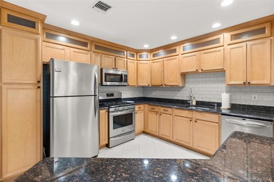 Welcome to this beautifully maintained condo located in a - photo 3