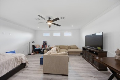 Welcome to this beautifully maintained 4-bedroom, 3-bathroom - photo 14