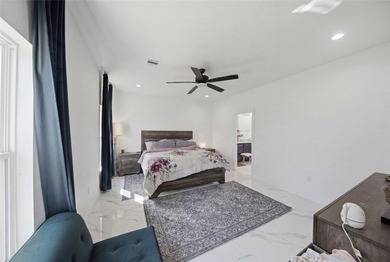 Welcome to this beautifully maintained 4-bedroom, 3-bathroom - photo 16