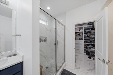 Welcome to this beautifully maintained 4-bedroom, 3-bathroom - photo 20