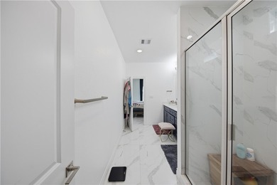 Welcome to this beautifully maintained 4-bedroom, 3-bathroom - photo 21