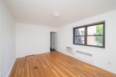 Welcome to this spacious and sun filled large JR 4 Apartment - photo 22