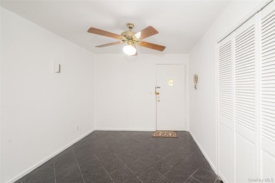 Welcome to this spacious and sun filled large JR 4 Apartment - photo 23