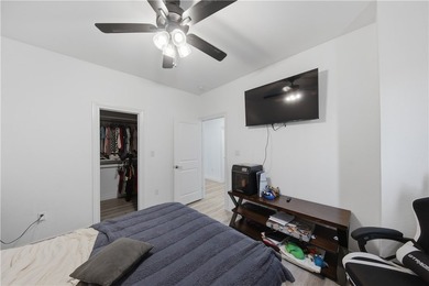 Welcome to this beautifully maintained 4-bedroom, 3-bathroom - photo 26