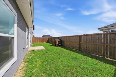Welcome to this beautifully maintained 4-bedroom, 3-bathroom - photo 29