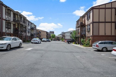 Recently renovated three-bedroom condo on the inside of Nehemiah - photo 21