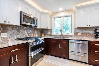 A special waterfront opportunity at 41 Mount View Avenue! This - photo 18