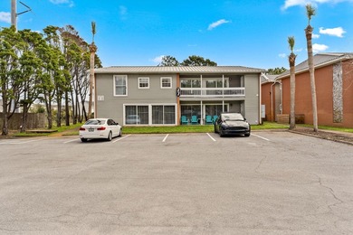 Lake front! This freshly updated condo offers a comfortable and - photo 26