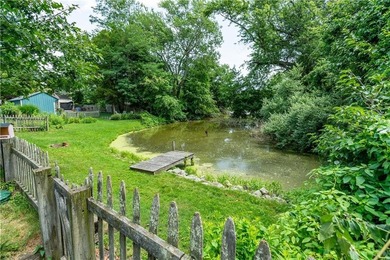A special waterfront opportunity at 41 Mount View Avenue! This - photo 44