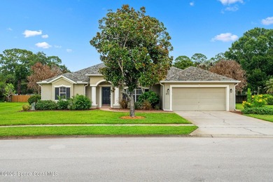 Beautifully maintained 3-bedroom, 2-bath pool home located in - photo 1