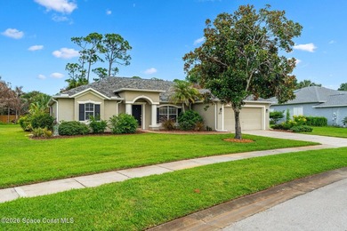 Beautifully maintained 3-bedroom, 2-bath pool home located in - photo 3