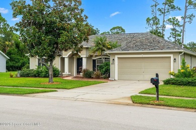 Beautifully maintained 3-bedroom, 2-bath pool home located in - photo 4