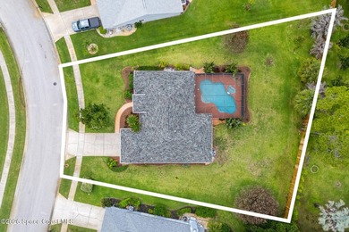 Beautifully maintained 3-bedroom, 2-bath pool home located in - photo 6