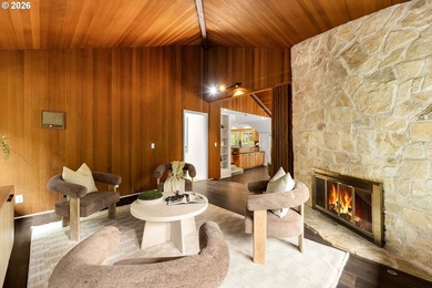 Escape to your own private Pacific Northwest retreat, where - photo 7