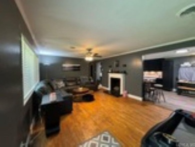 Nice home on a corner lot just two blocks from Reynolds - photo 11