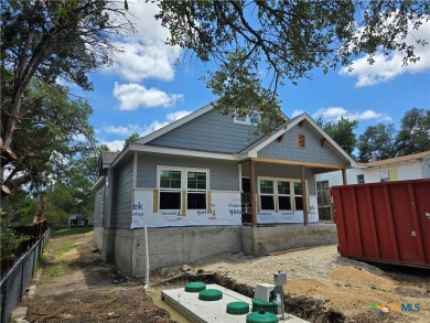 Lake Home For Sale in Canyon Lake, Texas