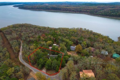 Bull Shoals Lake Home Sale Pending in Cedarcreek Missouri