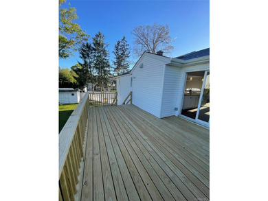 Welcome to your renovated 4-bedroom High Ranch with a bonus room - photo 14