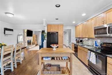 Waterfront Perfection in Desirable Massapequa Shores! Welcome to - photo 15
