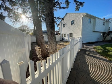 Welcome to your renovated 4-bedroom High Ranch with a bonus room - photo 16