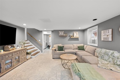 Waterfront Perfection in Desirable Massapequa Shores! Welcome to - photo 17