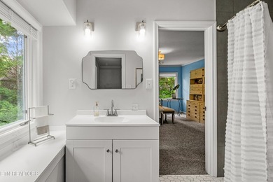 It's hard to find this kind of privacy in an established - photo 24