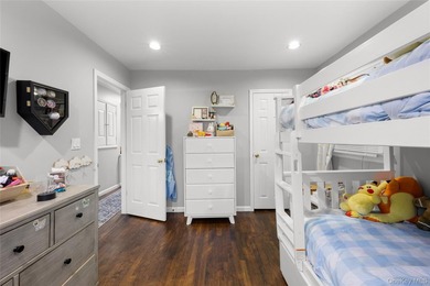 Waterfront Perfection in Desirable Massapequa Shores! Welcome to - photo 24