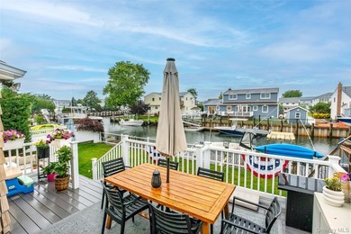 Waterfront Perfection in Desirable Massapequa Shores! Welcome to - photo 27