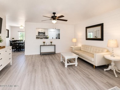 Welcome to this cute and cozy home situated on a rare 1.01-acre - photo 10