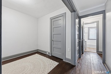 Welcome to 25 Little Street, a beautifully renovated - photo 4