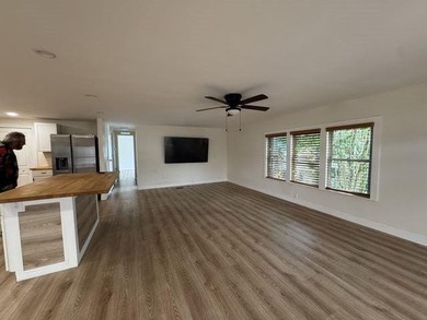 Welcome to East Bay Oaks, a 55+ active and vibrant community - photo 9