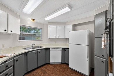 Virtually Staged. BACK ON MARKET - NEW PRICE! International - photo 22