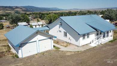 Nestled in the charming town of Council, Idaho, this delightful - photo 30