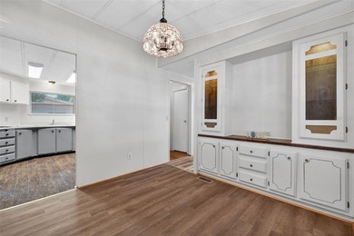 Virtually Staged. BACK ON MARKET - NEW PRICE! International - photo 31