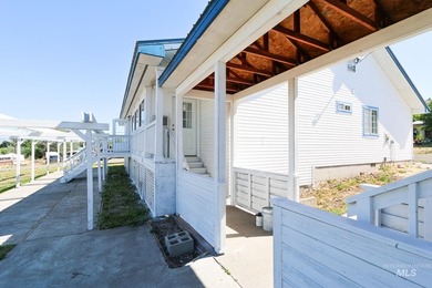 Nestled in the charming town of Council, Idaho, this delightful - photo 32
