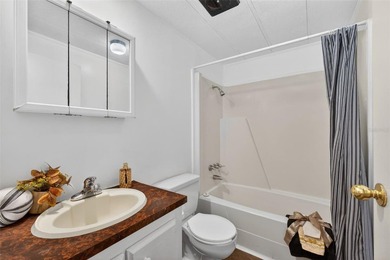 Virtually Staged. BACK ON MARKET - NEW PRICE! International - photo 53