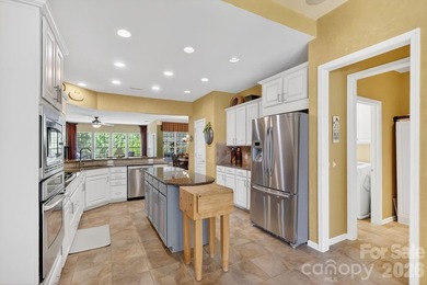 NEED A LARGE HOME TO HOST YOUR FAMILY AND FRIENDS? LOOK NO - photo 10