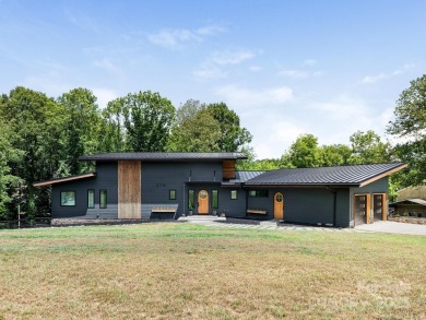Lake Home Sale Pending in Mooresville, North Carolina