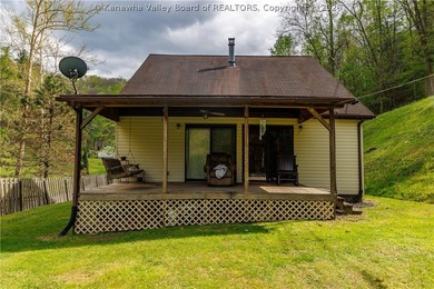 Inviting 3-bedroom, 2 bath home on 1.37 acres featuring an open - photo 3