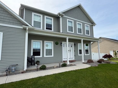 Absolutely stunning 4 bedroom, 2.5 bathroom colonial home, new - photo 3